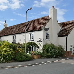Station Farm Guest house
